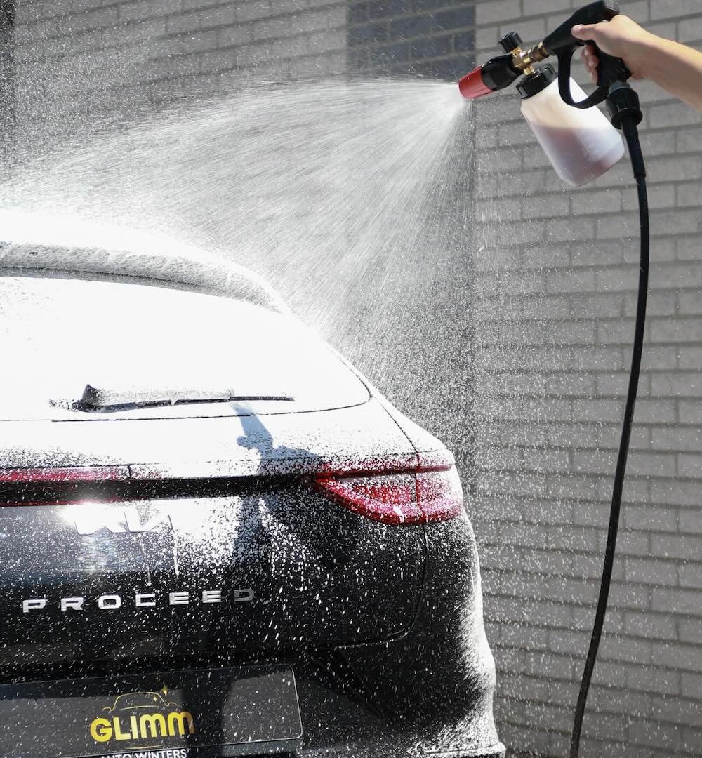 Onze auto detailing diensten zorgen voor een frisse en moderne look van jouw voertuig, inclusief professionele behandelingen.